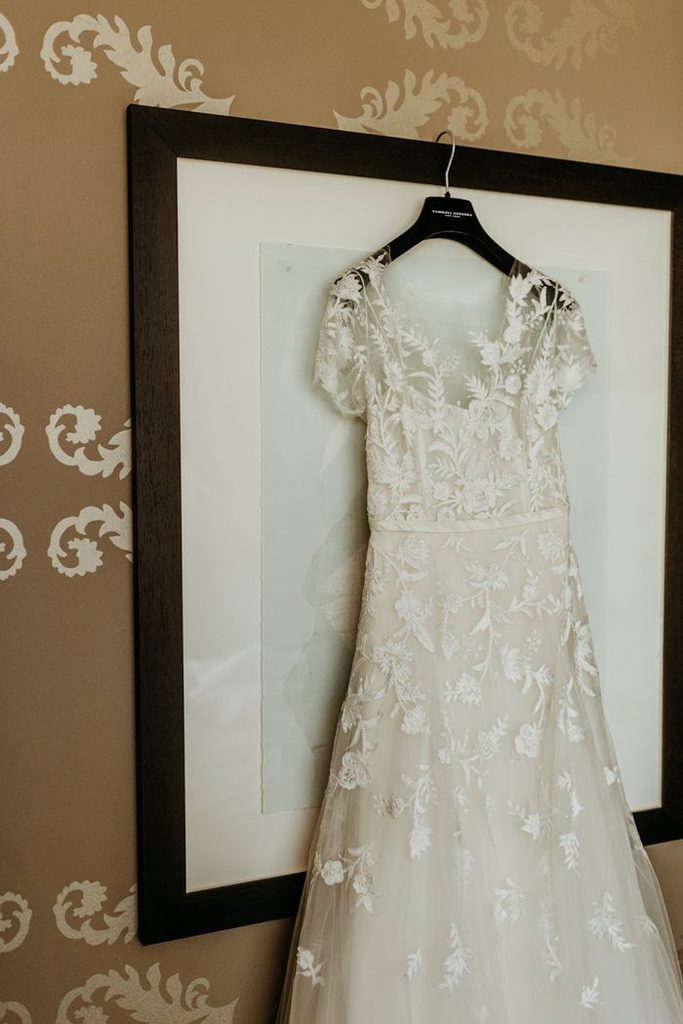 A Line Round Neck V-Back Short Sleeves Appliques Tulle Wedding Dress OK1071